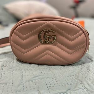 Good condition G Fanny pack